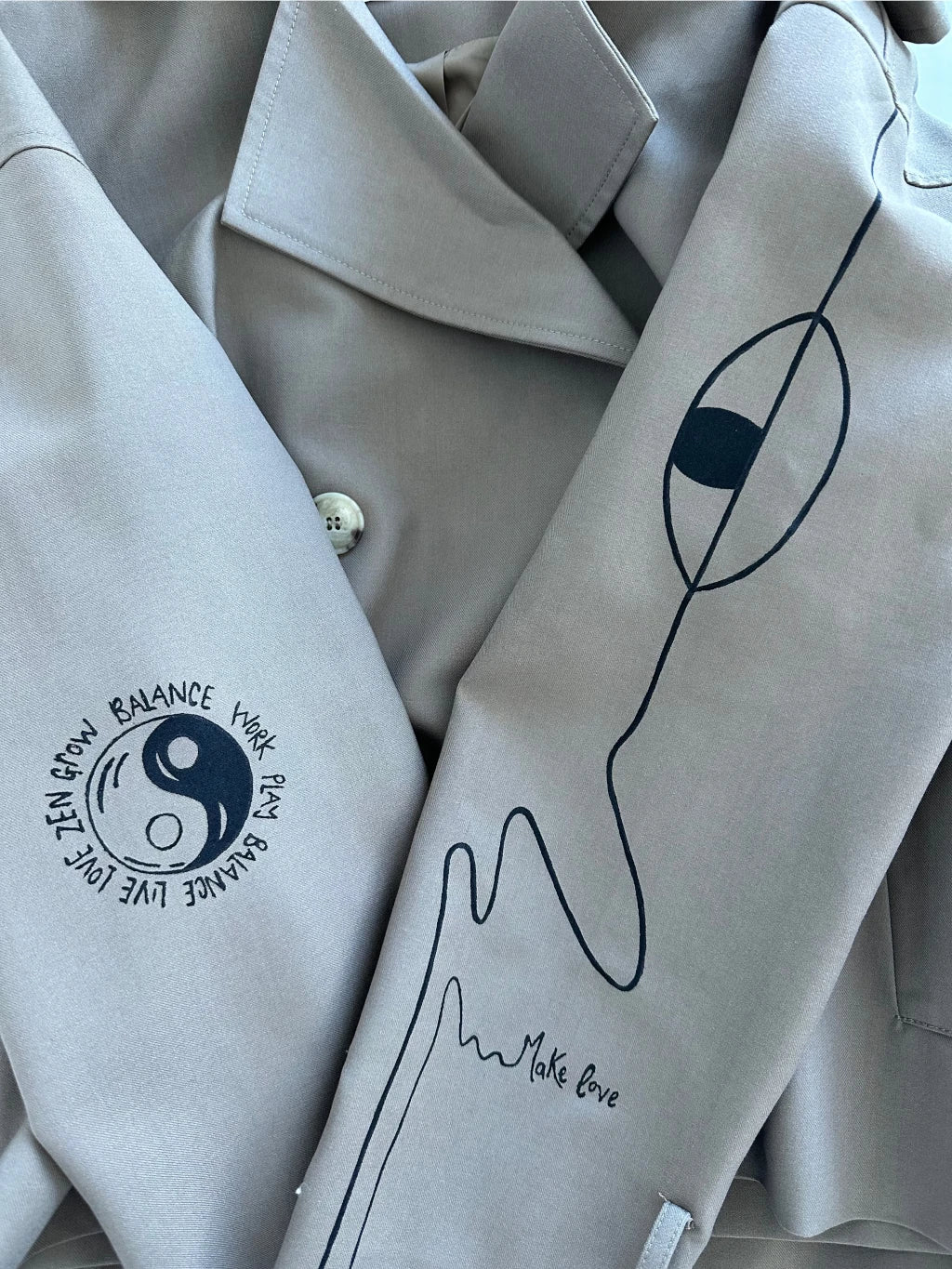 DARK BEIGE YIN YANG JACKET